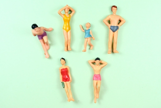 China Colorful 1:50 Architectural Scale Model People Painted Swimming Figures 4.0cm supplier