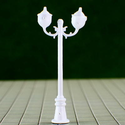 China 1:300 Two Head European Style Garden Scale Model Lamppost for Train Layouts supplier