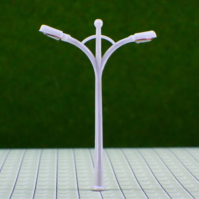 China Custom 6V Two-headed Street Plastic Model Lamp Post for Railroad Layouts 6.5cm supplier