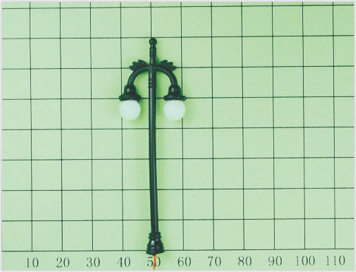 China T8 OEM Two-headed Luminous Street Model Lamppost 7cm for Train Layout supplier