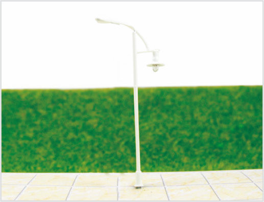 China T82 6V Billboard Street Plastic Scale Model Lamp Posts for Train Layout 8.5cm supplier
