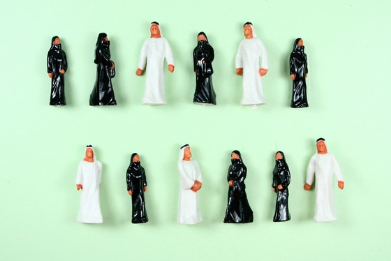Painted Architectural Scale Model People Figures , Train Passenger Scale OO  Arab  2.8cm supplier