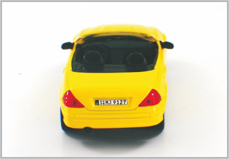 1 / 43 Diecast Yellow Alloy Custom Scale Model Cars Mercedes Benz Sik320 For Collection supplier