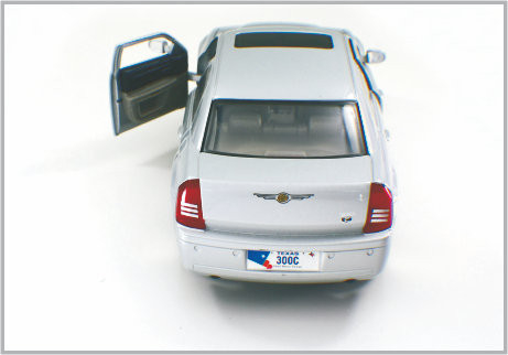 1 / 24 Diecast Alloy White Custom Scale Model Cars As Home Decoratio &amp; collection supplier